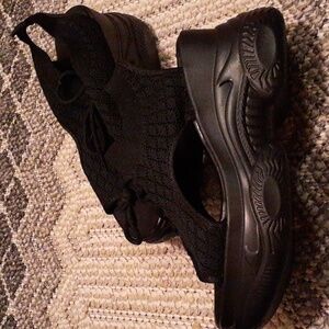 Black front tie lace up sandals, Brand New. (8 1/2)